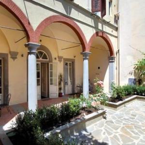 Piazza Ciompi Apartment With Private Garden 
