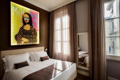 The Frame Hotel - image 14