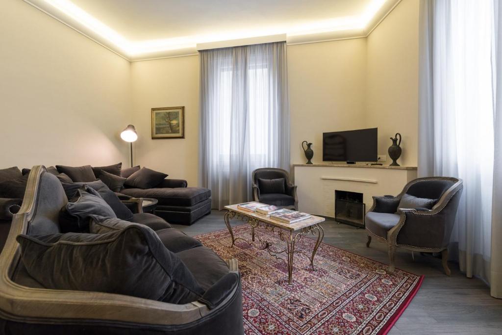 Grand Apartment In Florence - image 4