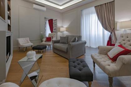 Apartments Florence - Teatro Luxury - image 1