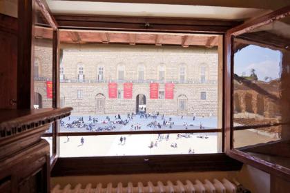 Panoramic View 2 Pitti Palace Close 2Ponte Vecchio - image 1
