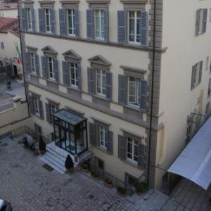 Hotel Embassy