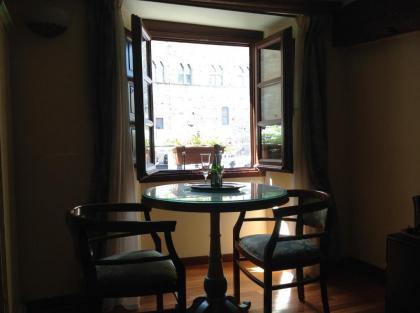 La Casa Del Garbo - Luxury Rooms & Suite - image 2