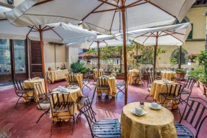 Hotel Paris - image 12