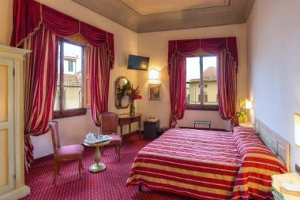 Hotel Paris - image 14