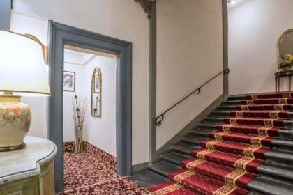 Hotel Paris - image 18