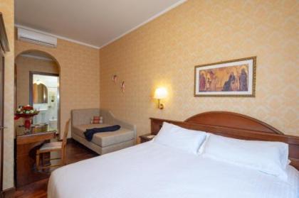 Hotel Boccaccio - image 1