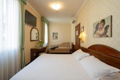 Hotel Boccaccio - image 12
