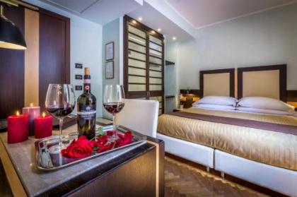 Hotel Duomo Firenze - image 11