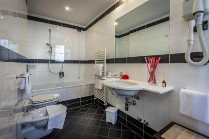 Hotel Duomo Firenze - image 15