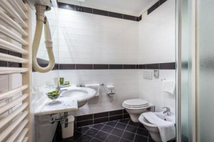 Hotel Duomo Firenze - image 18