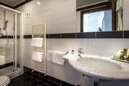 Hotel Duomo Firenze - image 20