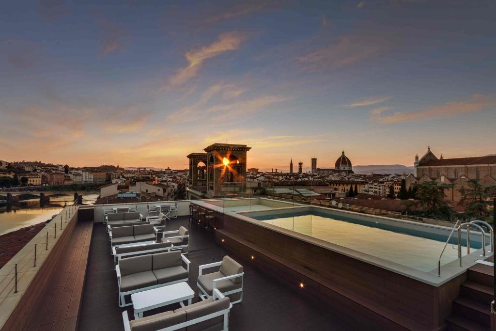 Plaza Hotel Lucchesi - main image
