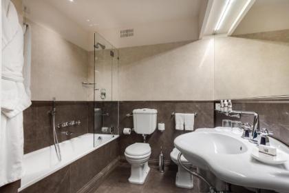 Plaza Hotel Lucchesi - image 10