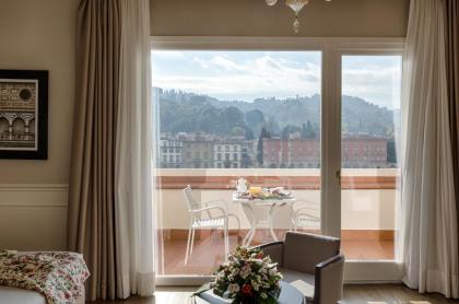 Plaza Hotel Lucchesi - image 13