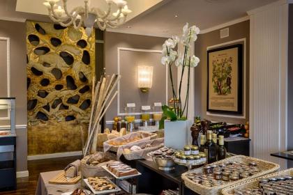 Plaza Hotel Lucchesi - image 2