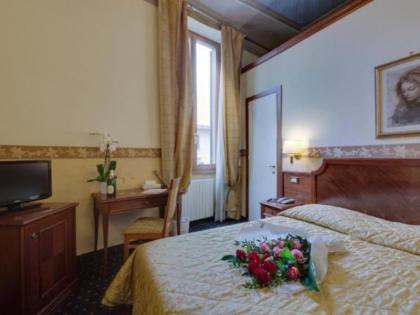 Hotel Arizona - image 12