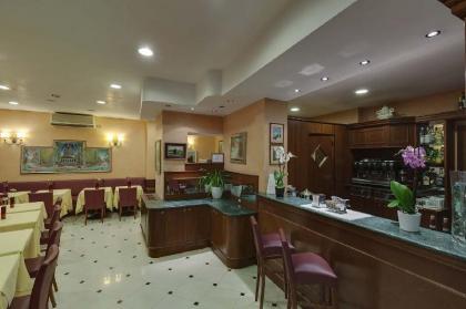 Hotel Arizona - image 7