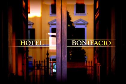 Hotel Bonifacio - image 1