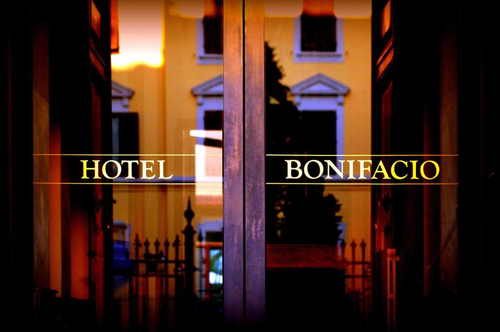 Hotel Bonifacio - main image