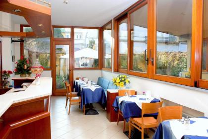 Hotel Bonifacio - image 12