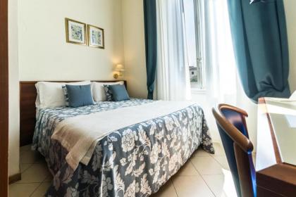 Hotel Bonifacio - image 2