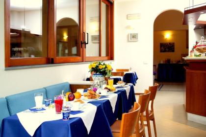 Hotel Bonifacio - image 9