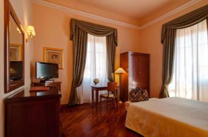 Hotel Pierre - image 15