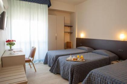 Auto Park Hotel - image 12