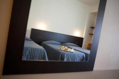 Auto Park Hotel - image 16