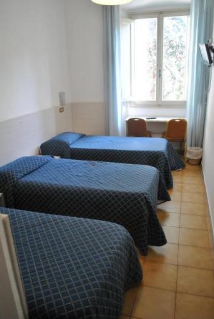 Auto Park Hotel - image 6