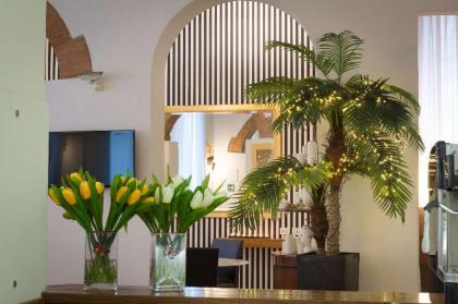 De La Pace- Sure Hotel Collection by Best Western - image 3