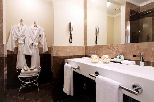 Sina Villa Medici Autograph Collection by Marriott - image 2