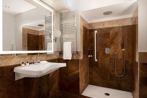 Sina Villa Medici Autograph Collection by Marriott - image 3