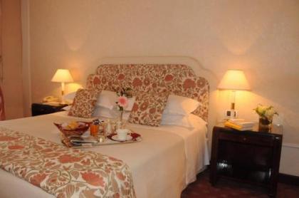 De La Ville Hotel - image 12