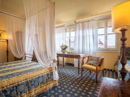 Hotel Palazzo dal Borgo - image 2