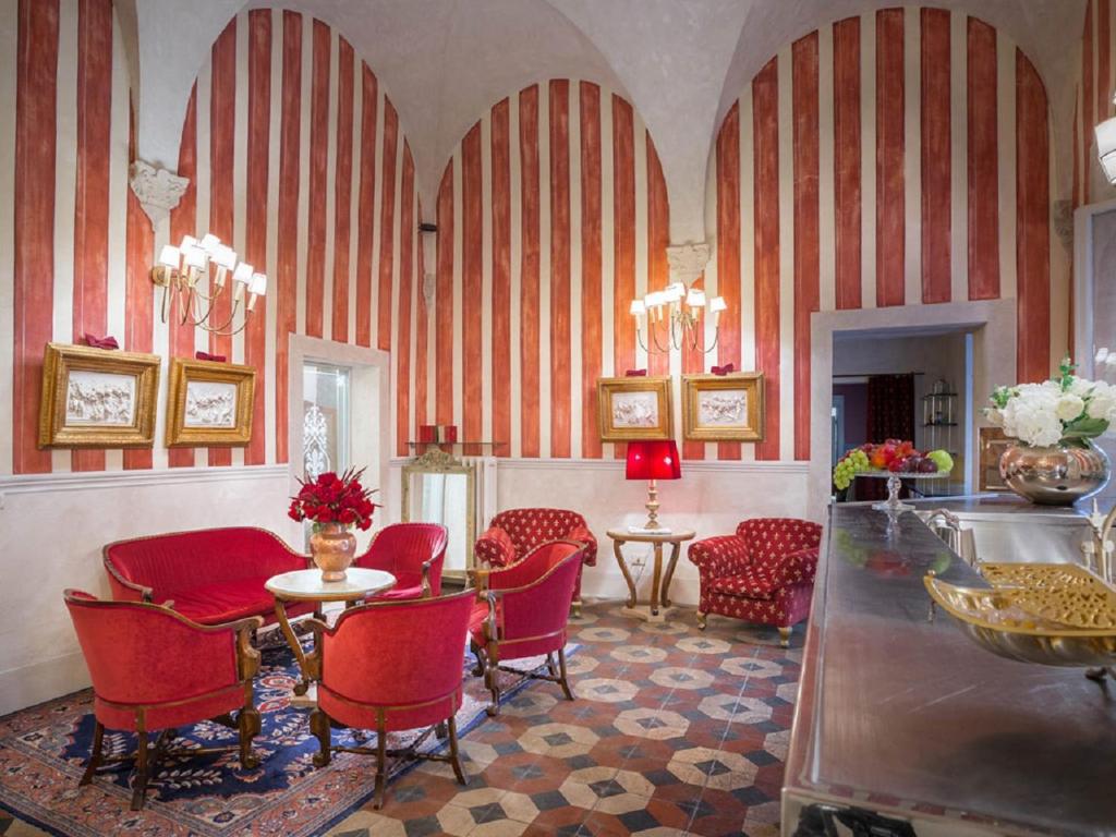 Hotel Palazzo dal Borgo - image 6