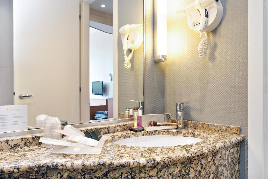 Italiana Hotels Florence - image 3