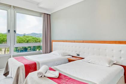 Italiana Hotels Florence - image 8