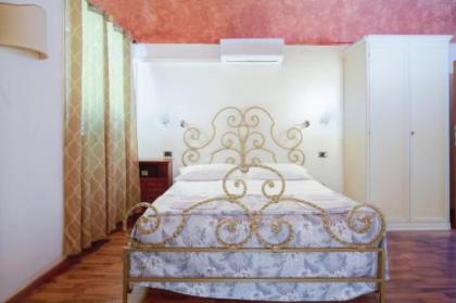 Piccolo Hotel - image 6