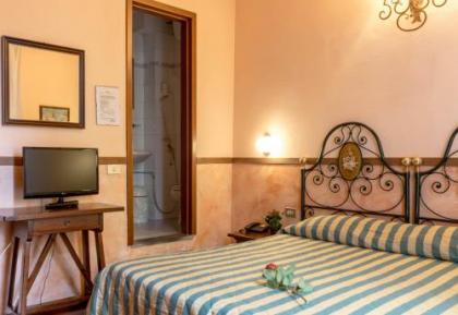 Hotel Monica - image 17