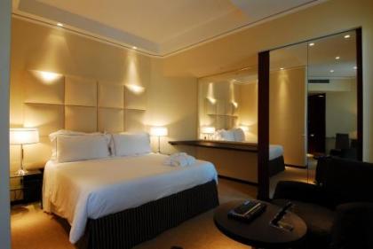 Cosmopolitan Hotel - image 1
