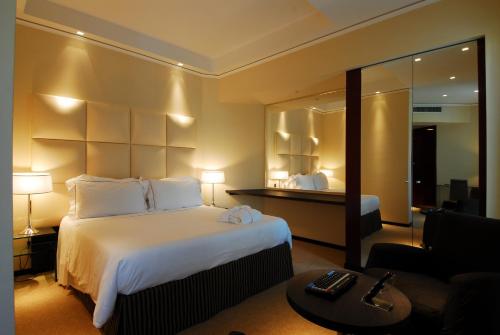 Cosmopolitan Hotel - main image