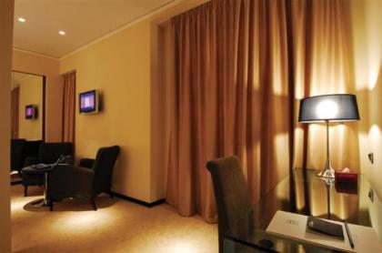 Cosmopolitan Hotel - image 17