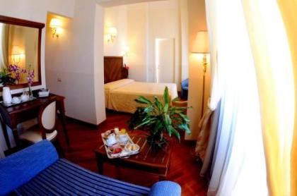 Hotel Embassy - image 13
