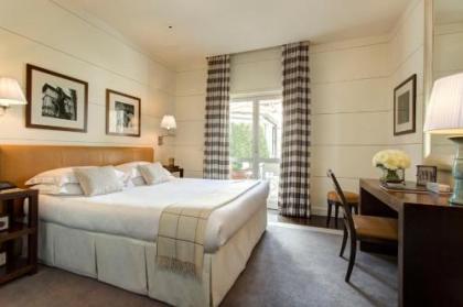 Gallery Hotel Art - image 19