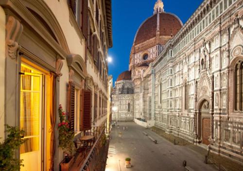 Granduomo Charming Accomodation - image 3