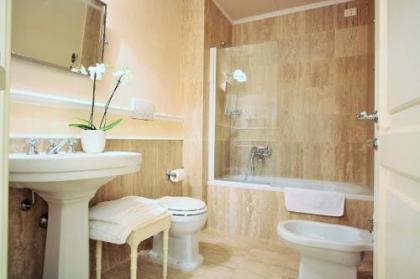 Granduomo Charming Accomodation - image 9