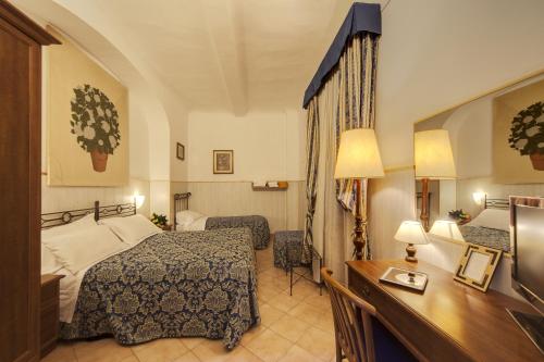 Hotel Camilla Guelfa - image 2