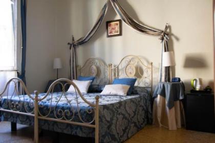 Hotel Giappone - image 1